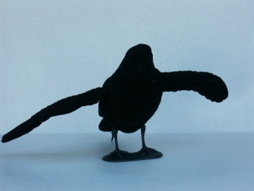 Beflockte Lockkr�he mit Fl�geln