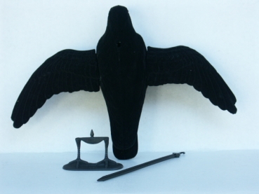 Beflockte Lockkr�he mit Fl�geln